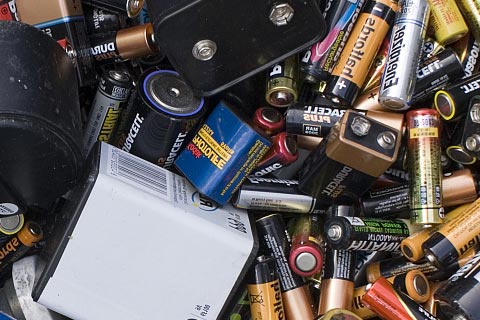 废旧电池厂家回收√电池原料回收-充电宝电池回收